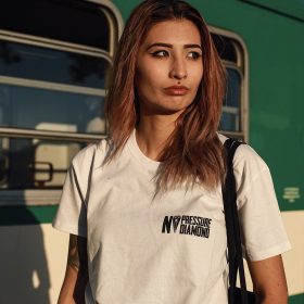 All Caps No pressure no diamonds T-shit - xxl